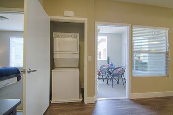 In-unit washer/dryer